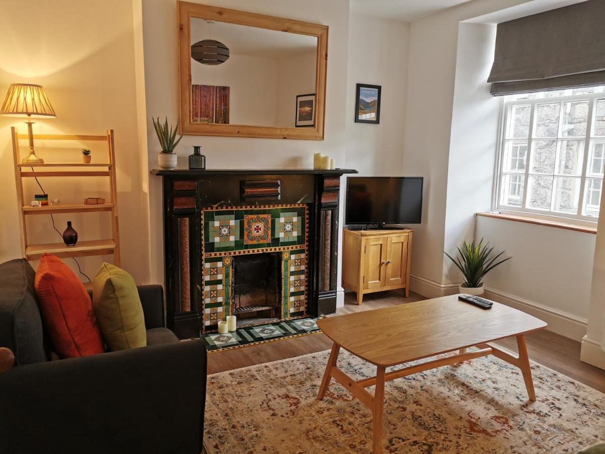 Eldon Row - Stylish Character Apartments - Central Location 1 & 2 Bed Available Dolgellau Ngoại thất bức ảnh