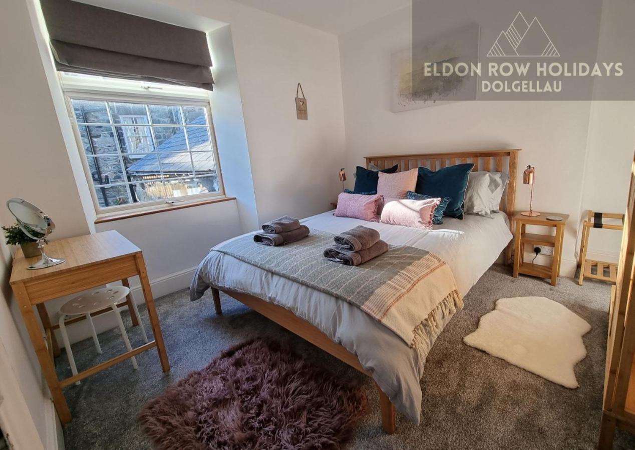 Eldon Row - Stylish Character Apartments - Central Location 1 & 2 Bed Available Dolgellau Ngoại thất bức ảnh