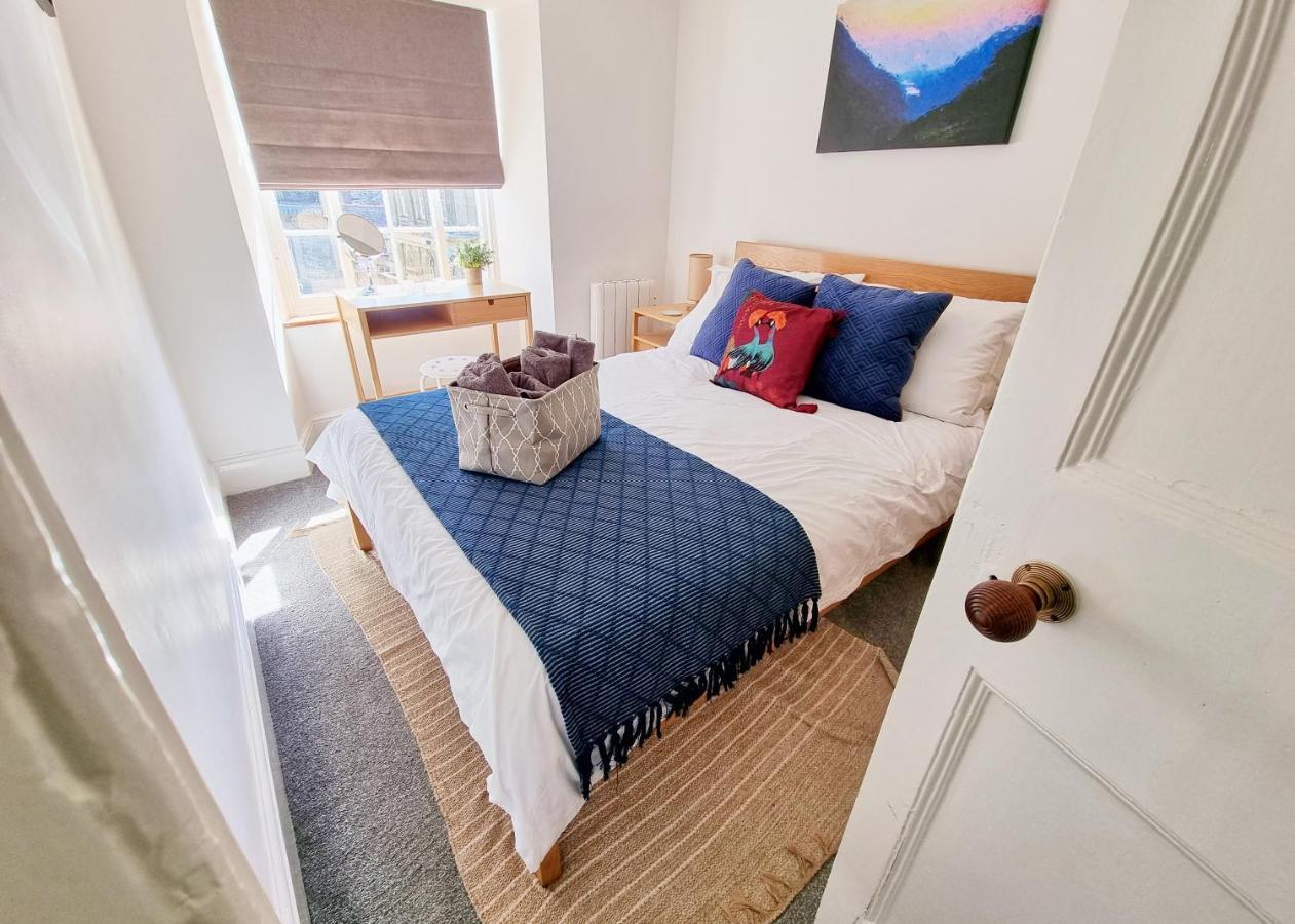 Eldon Row - Stylish Character Apartments - Central Location 1 & 2 Bed Available Dolgellau Ngoại thất bức ảnh